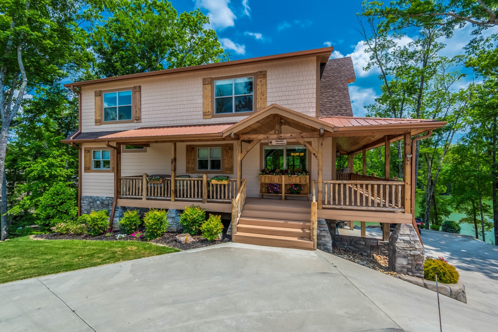 Riverbank Lodge by Natural Element Homes